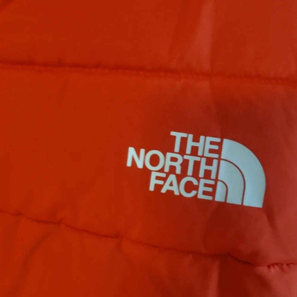 The North Face Mens Puffer Coat. NWT 4X. Water Resistance Fiery Red Down Filled.